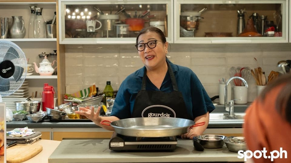 Chef Michelle San Miguel explaining how the class is gonna go.